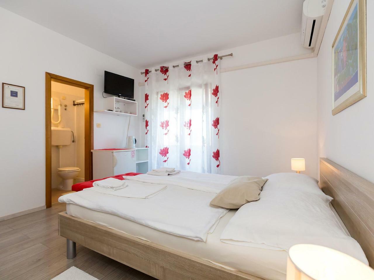 Ulika Rooms & Apartments ポレッチ エクステリア 写真
