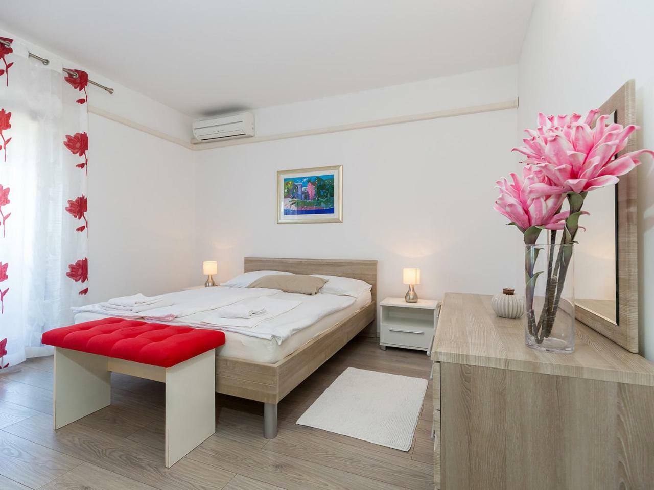 Ulika Rooms & Apartments ポレッチ エクステリア 写真