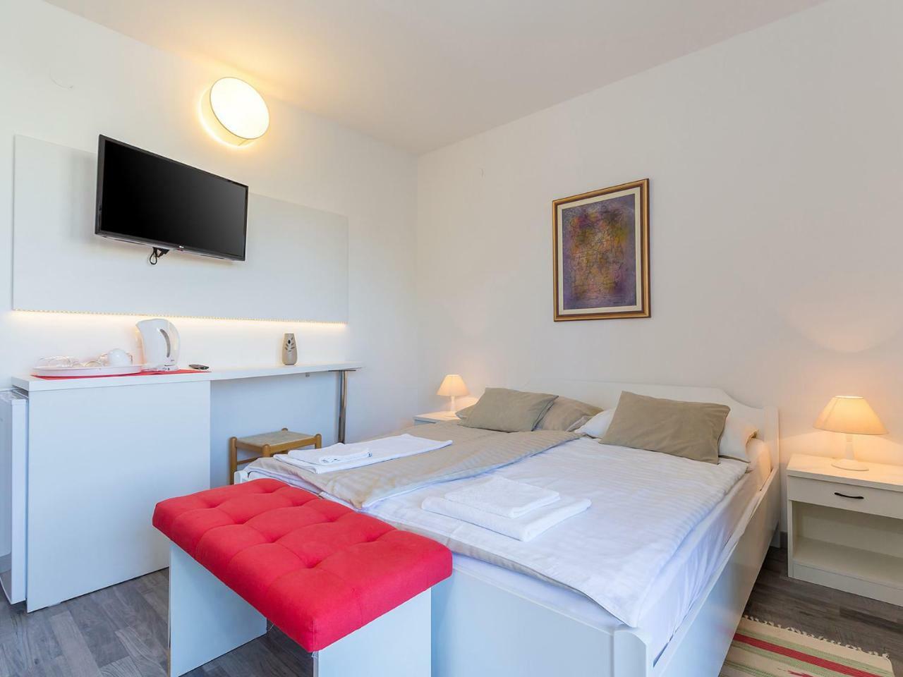 Ulika Rooms & Apartments ポレッチ エクステリア 写真